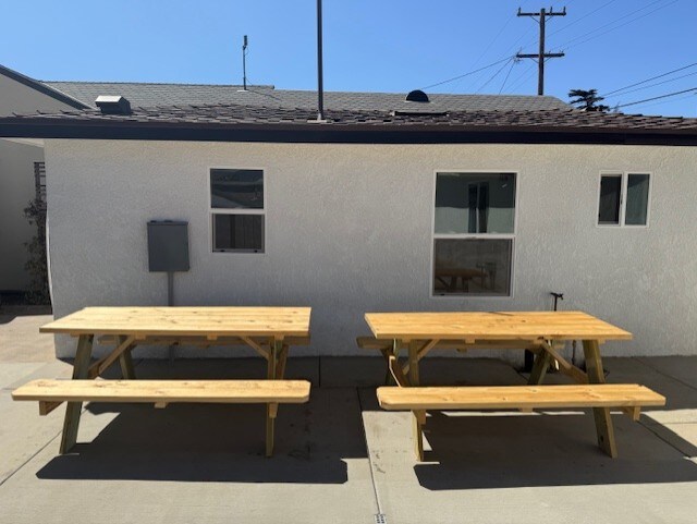 Building Photo - 823 E Cypress St