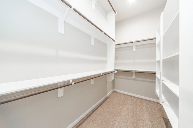 Building Photo - 8706 Fox Trail Dr