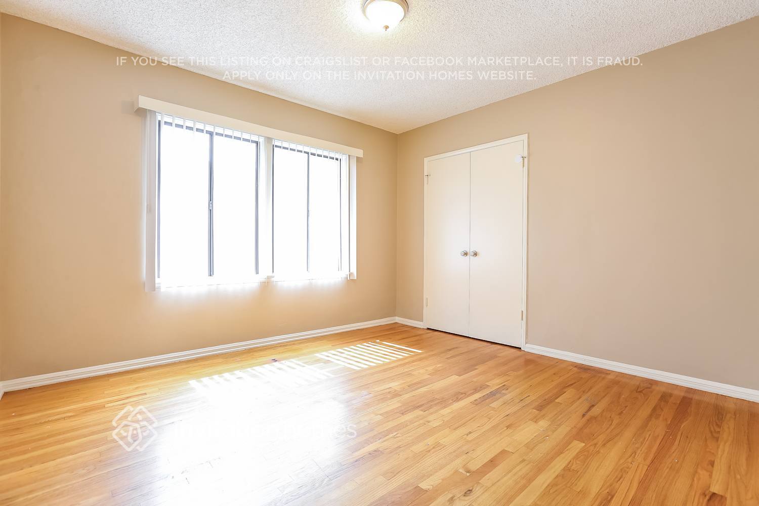 Building Photo - 15040 Valerio St