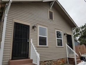 Building Photo - 2128 Clara St
