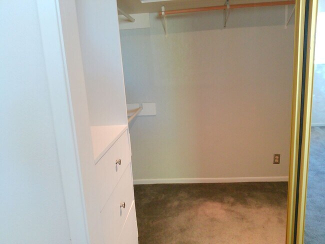 Building Photo - 4929 Cedar Pass Dr