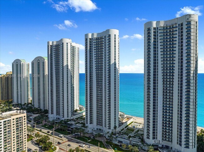 Building Photo - 15811 Collins Ave