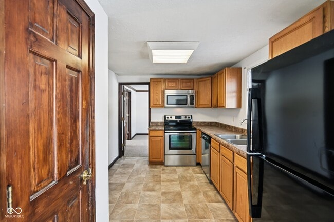 Building Photo - 218 W Main St