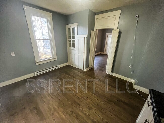 Building Photo - 406 Gray Ave