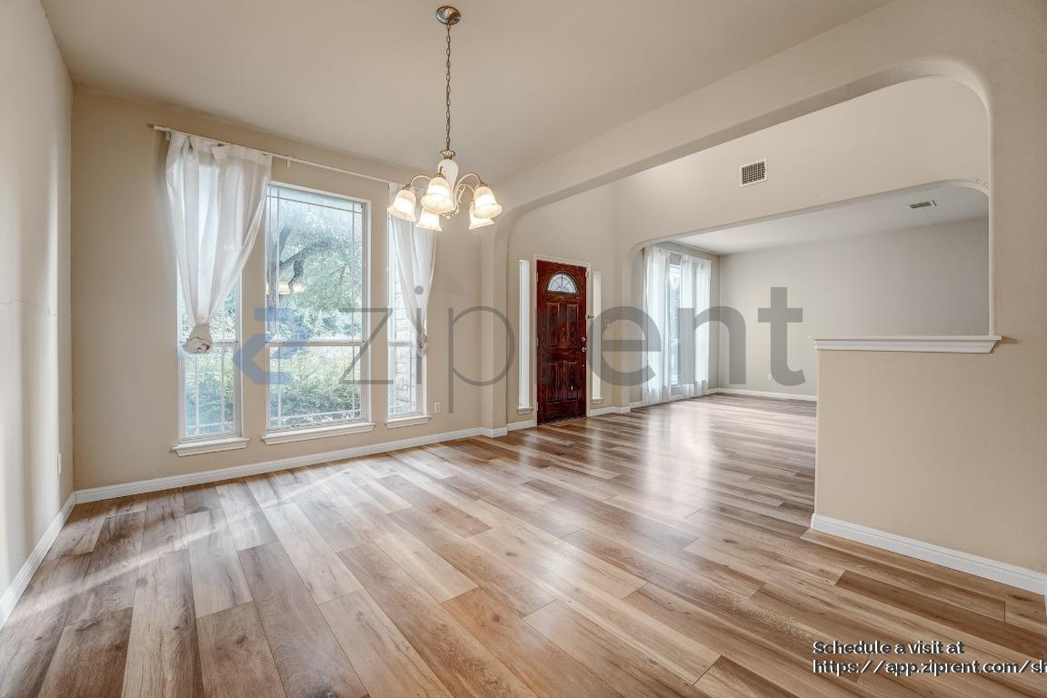 Building Photo - 706 Green Vista Ct