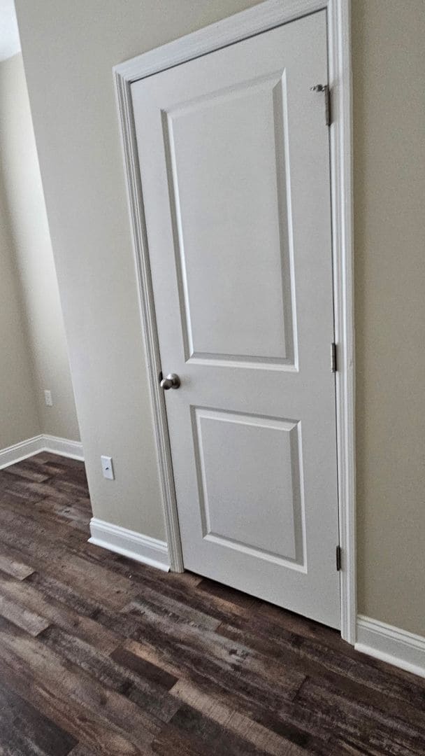 Building Photo - Knights Landing four bedroom home