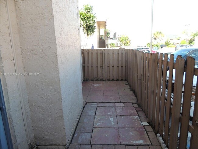 Building Photo - 15444 SW 85th Ln