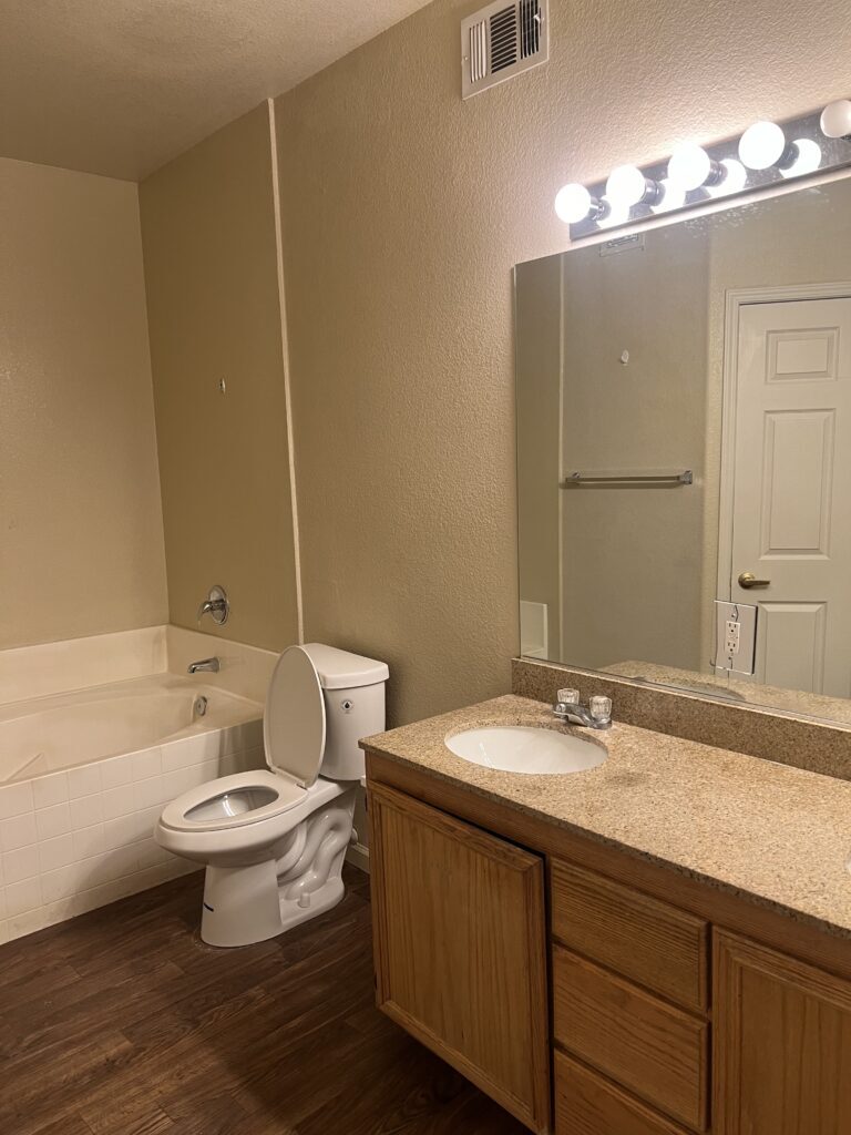 Building Photo - 10550 W Alexander Rd