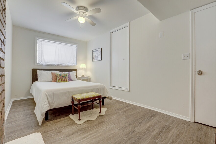 Building Photo - 352 5th Street NE