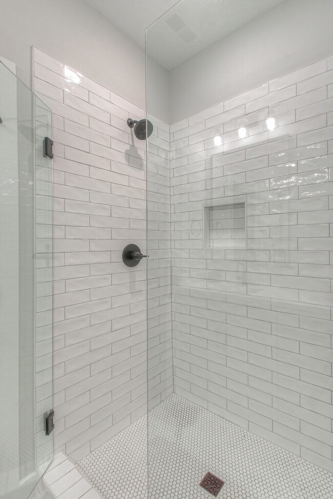 Building Photo - 801 Cherokee Ave