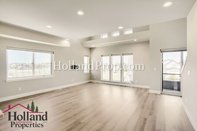Building Photo - Spacious, Energy-Efficient Home in Reeds Crossing Near Parks & Trails