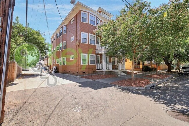 Building Photo - 1517 23rd St