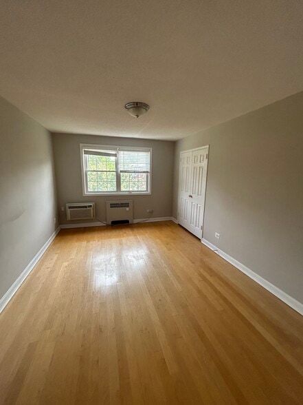 Bedroom - 4354 N Pershing Dr