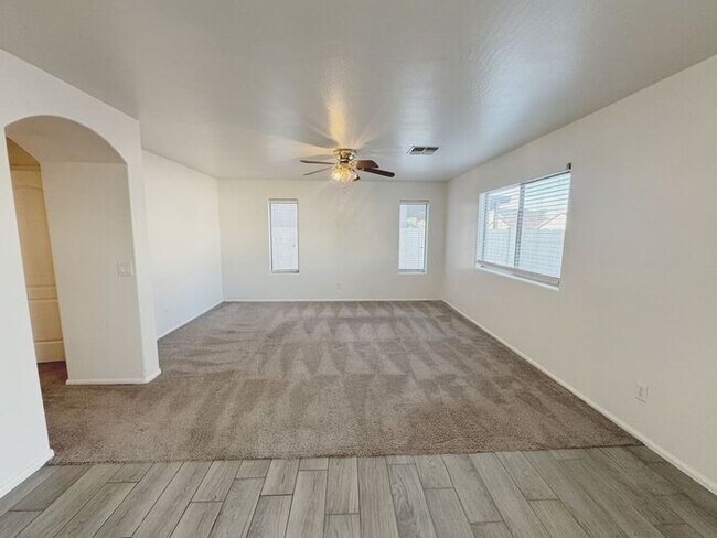 Building Photo - 4 BED, 2.5 BATH HOME IN CIRCLE CROSS RANCH SAN TAN VALLEY, AZ