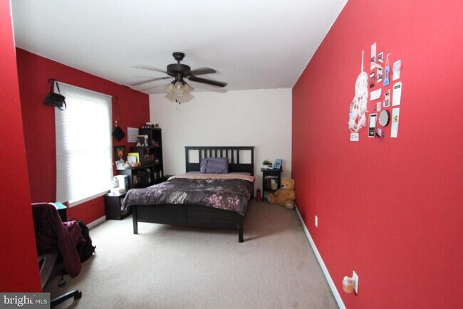 Building Photo - 26 Esterbrook Dr