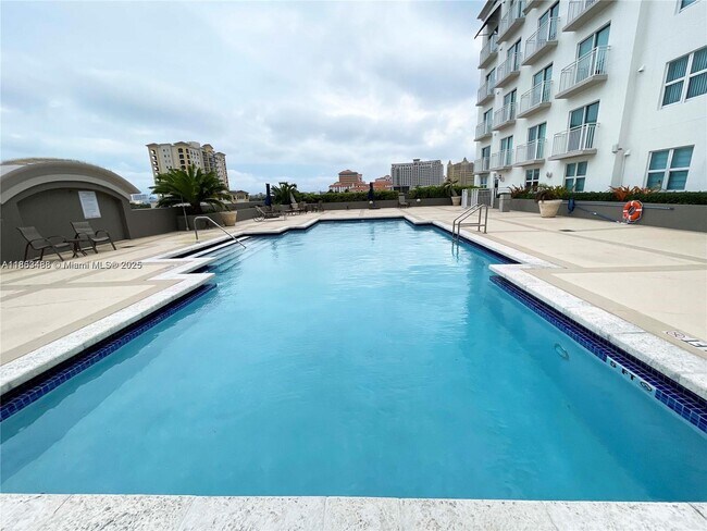 Building Photo - 50 Menores Ave