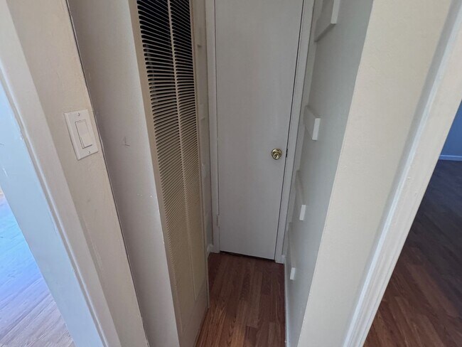 Building Photo - Unit 3