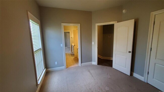 Building Photo - 9765 Helmsley Cir