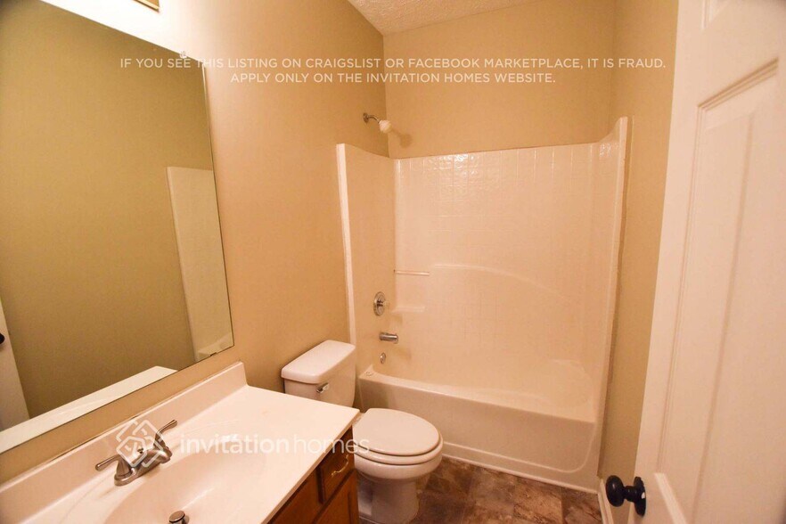 Building Photo - 6872 Bridgewood Dr