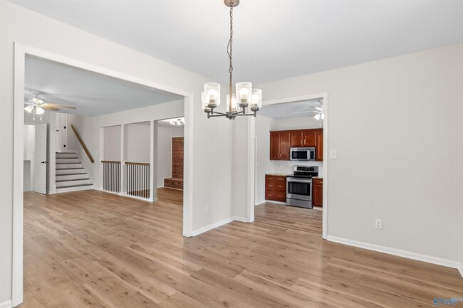 Building Photo - 285 Ruby Dr