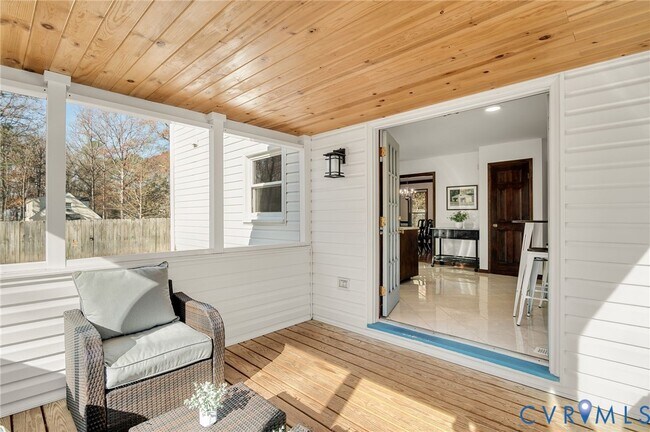 Building Photo - 9621 Peppertree Dr