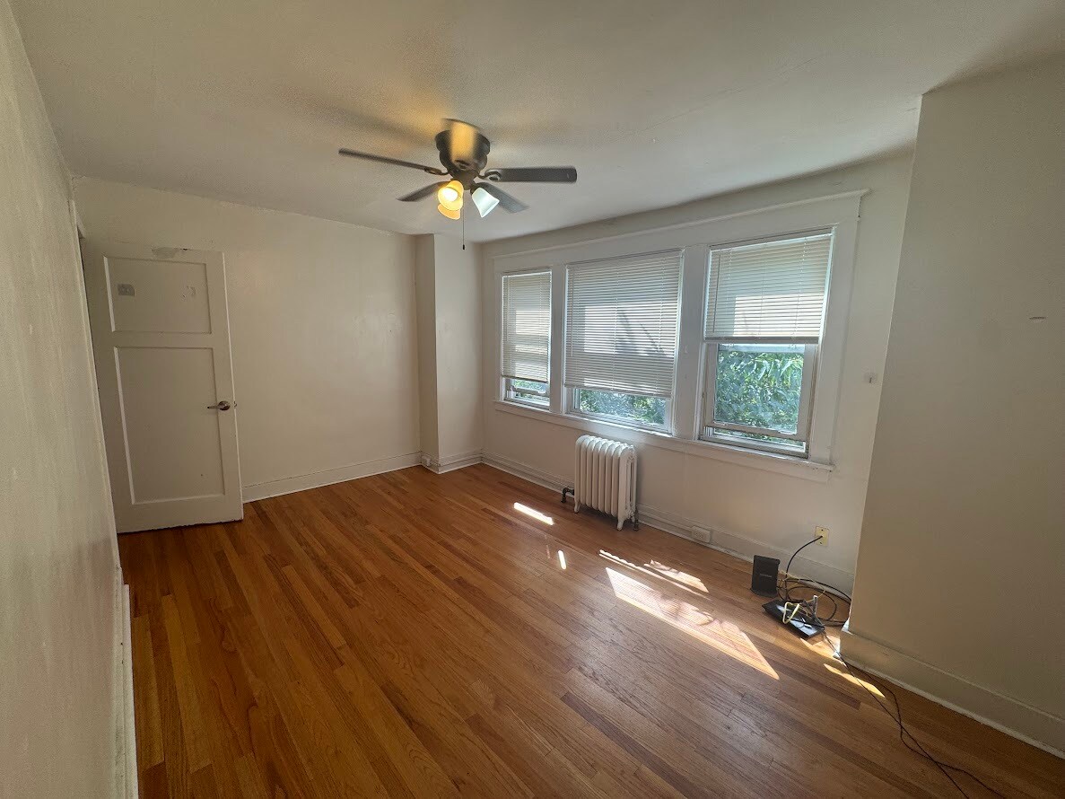 Building Photo - 5710 Beacon St