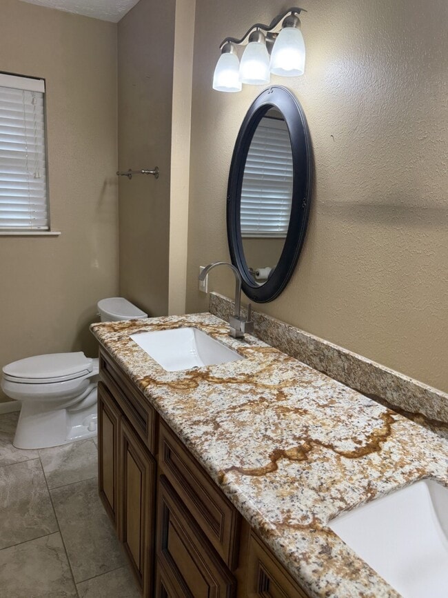 Building Photo - 5103 Encino Ct