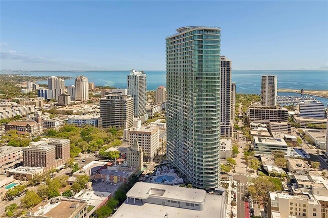 Building Photo - 400 Central Ave