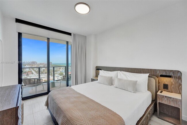 Building Photo - 580 72nd St