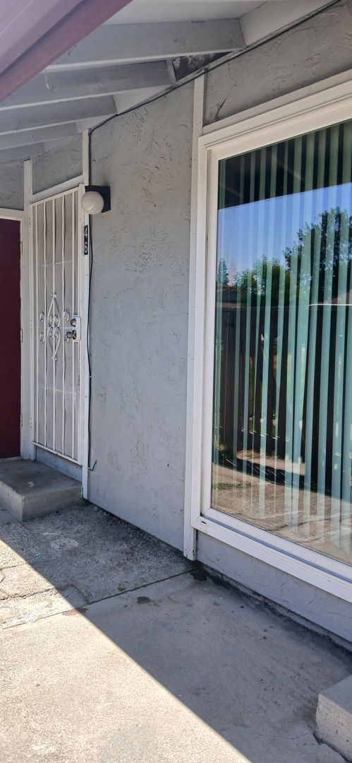 Building Photo - Tabor Oaks