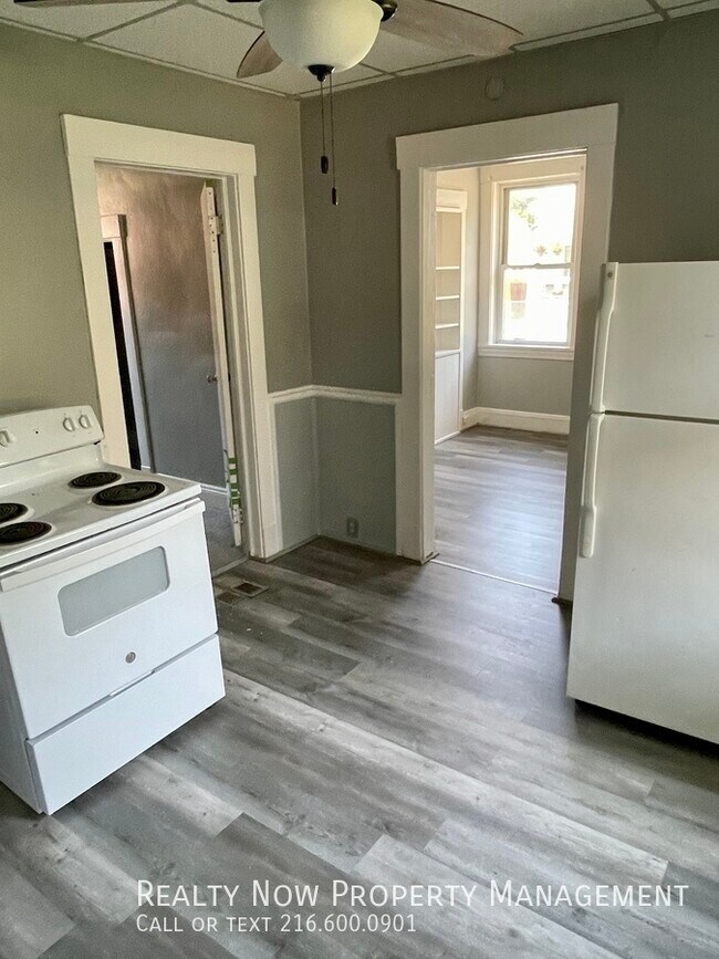 Building Photo - 2670 W 41st St