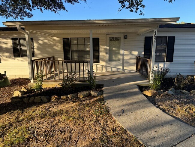 Building Photo - 4044 Friendship Rd