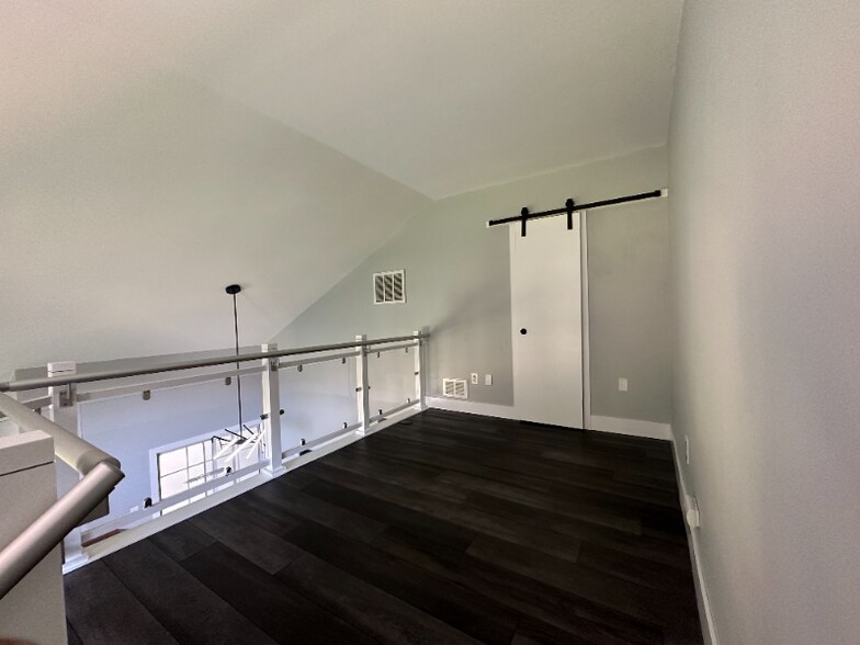 Building Photo - 66 Andover Pl