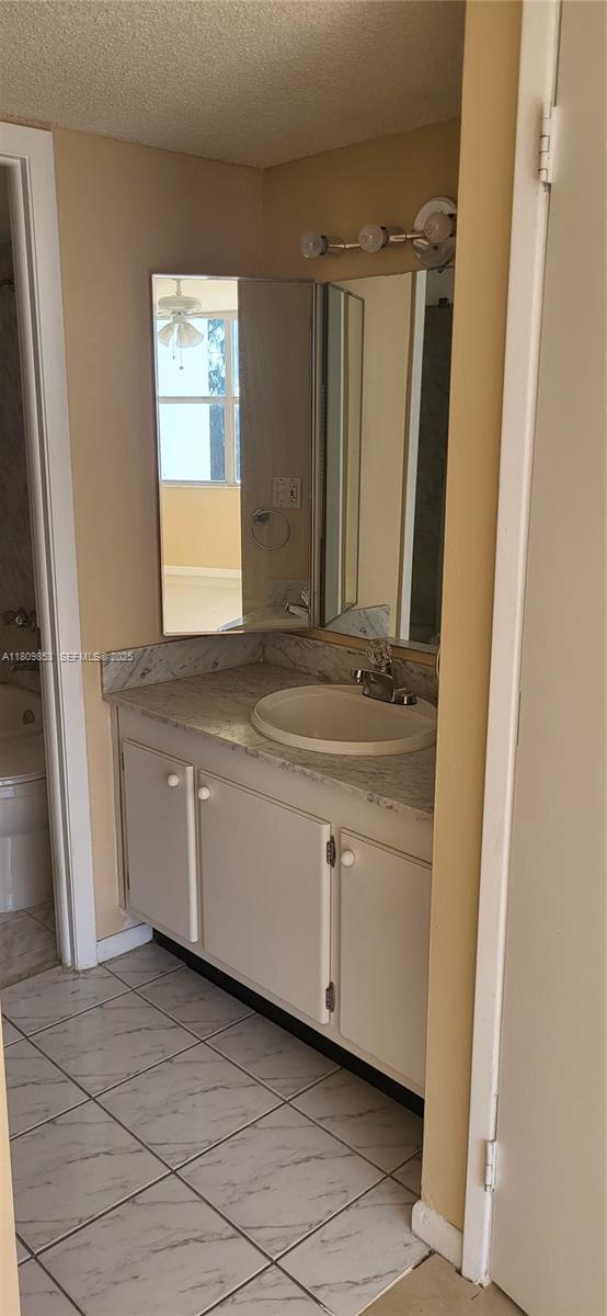 Building Photo - 1300 NE Miami Gardens Dr