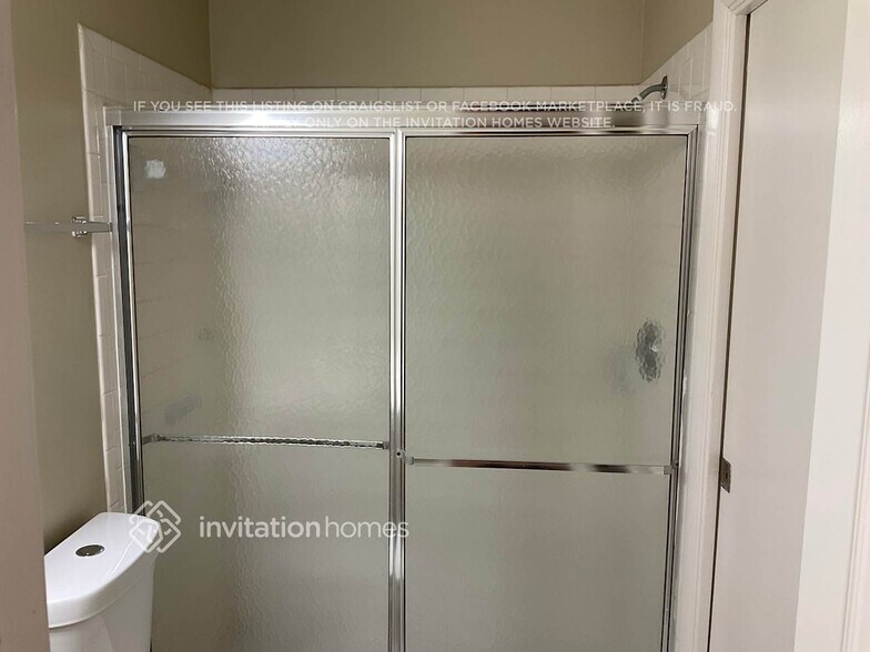 Building Photo - 2703 SW 5th St