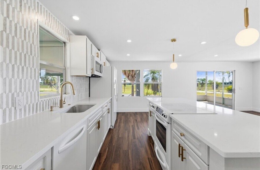 Building Photo - 13670 Dowitcher Dr