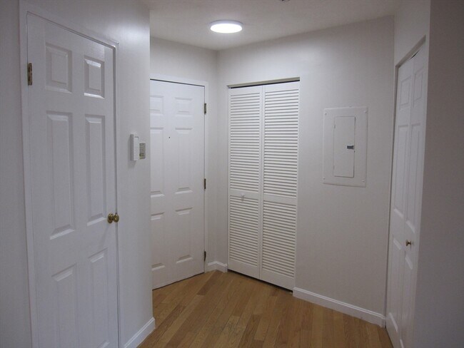 Building Photo - 677 Quincy Shore Dr