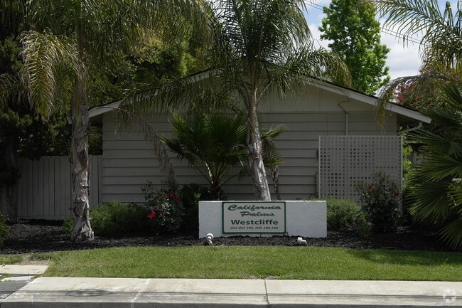 Building Photo - California Palms