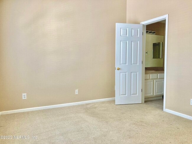 Building Photo - 8424 Thornbush Ct
