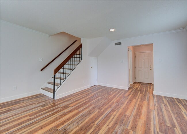 Building Photo - 2002 Gentryside Dr