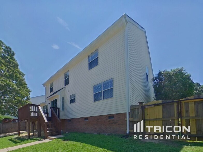 Building Photo - 210 Glen Rose Cir