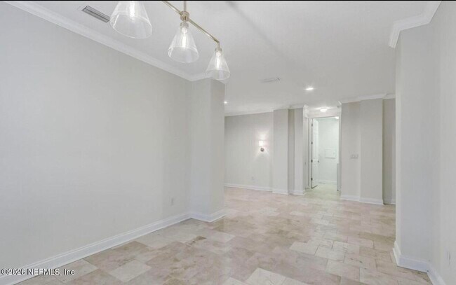 Building Photo - 156 Hidden Palms Ln