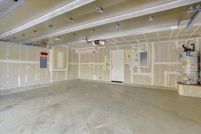 Building Photo - For Rent: Spacious 4BR/3.5BA Newer Home in...