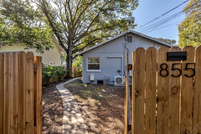 Building Photo - 855 22nd Ave N