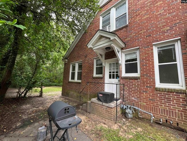 Building Photo - 324 South Harden Street