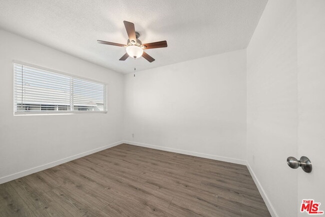 Building Photo - 1310 W Valencia Dr