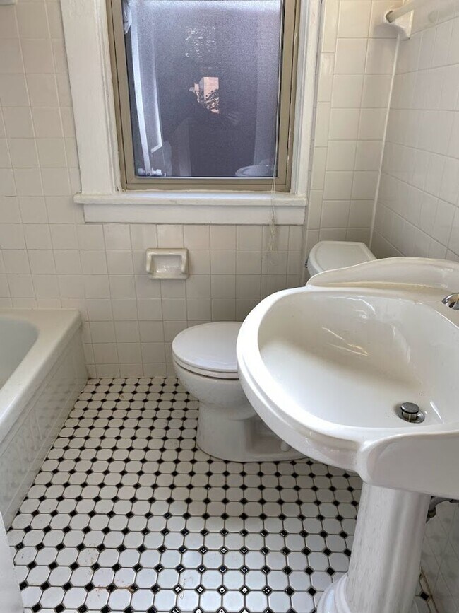 Building Photo - 2309 Eldridge St