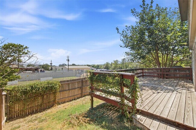 Building Photo - 11525 Autumn Ash Dr