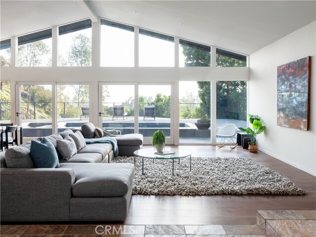 Building Photo - 2420 Bowmont Dr