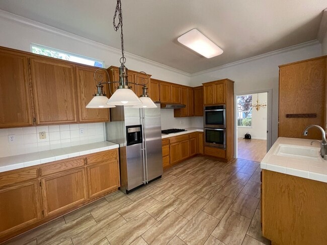 Building Photo - 2148 Falcon Ridge Dr